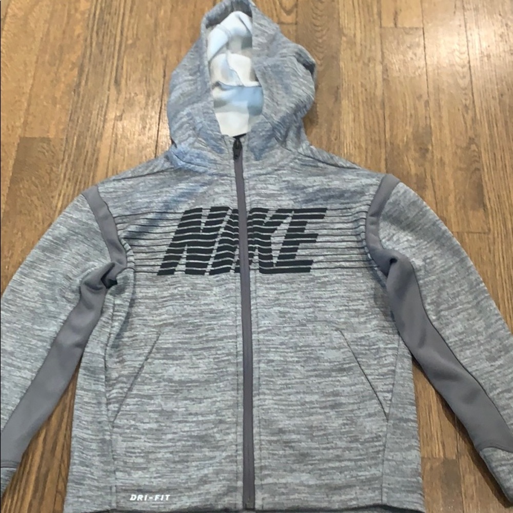 Nike boys hoodie size 7